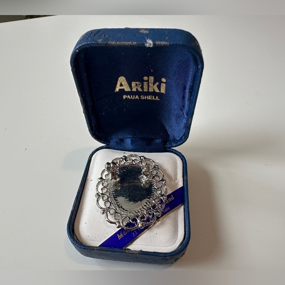 Ariki Abalone Brooch Pin Gold Plate New Zealand Paua Blue with Box - Picture 2 of 5